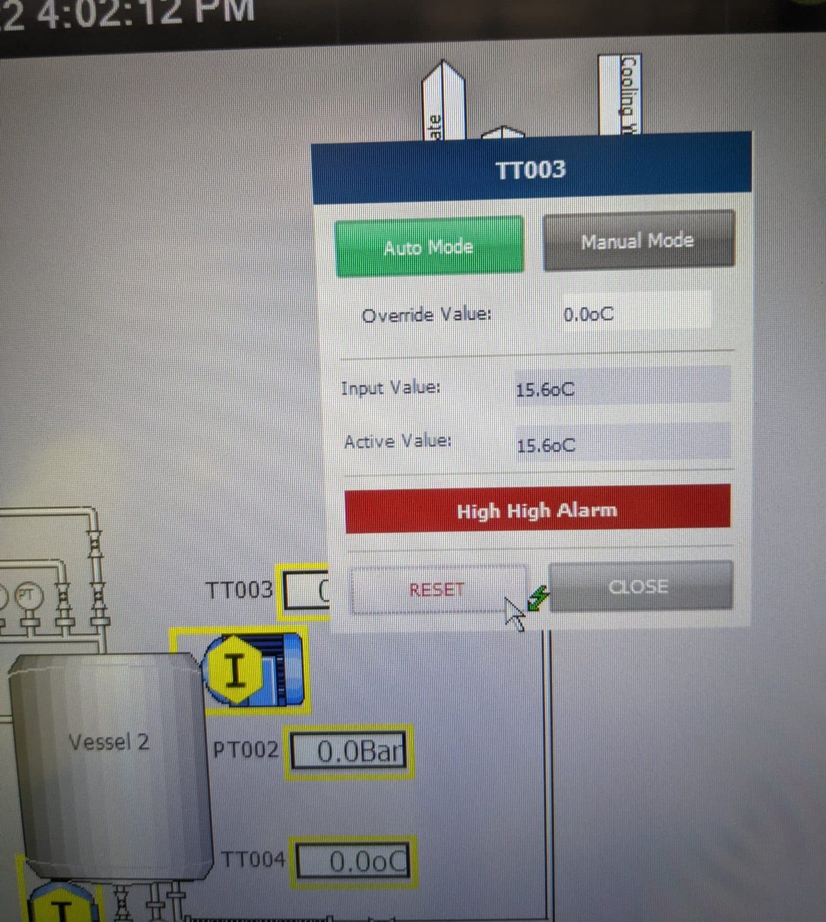 WinCC faceplate for temperature transmitter TT003 showing auto and manual mode, override value, input value and a high high alarm